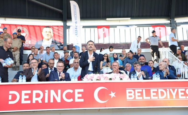 Vali Aktaş, İshakçılar yağlı pehlivan güreşlerini izledi